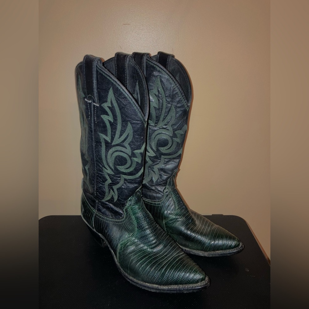 Green and Black Justin Vintage Western Cowboy Boots size 6.5
